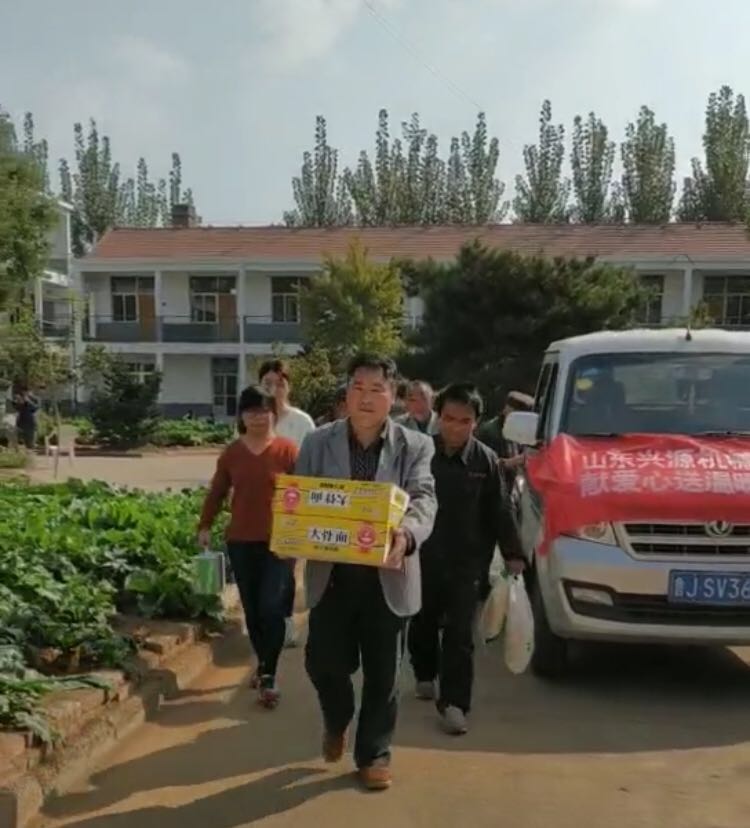 山東興源機(jī)械有限公司|起重機(jī)|行車|山東興源機(jī)械|單梁起重機(jī)|電動(dòng)葫蘆|起重配件|www.ezhongxin.cn|xyqzj|xyqzj.com|興源起重機(jī)|興源|起重機(jī)行車|起重設(shè)備|起重機(jī)械